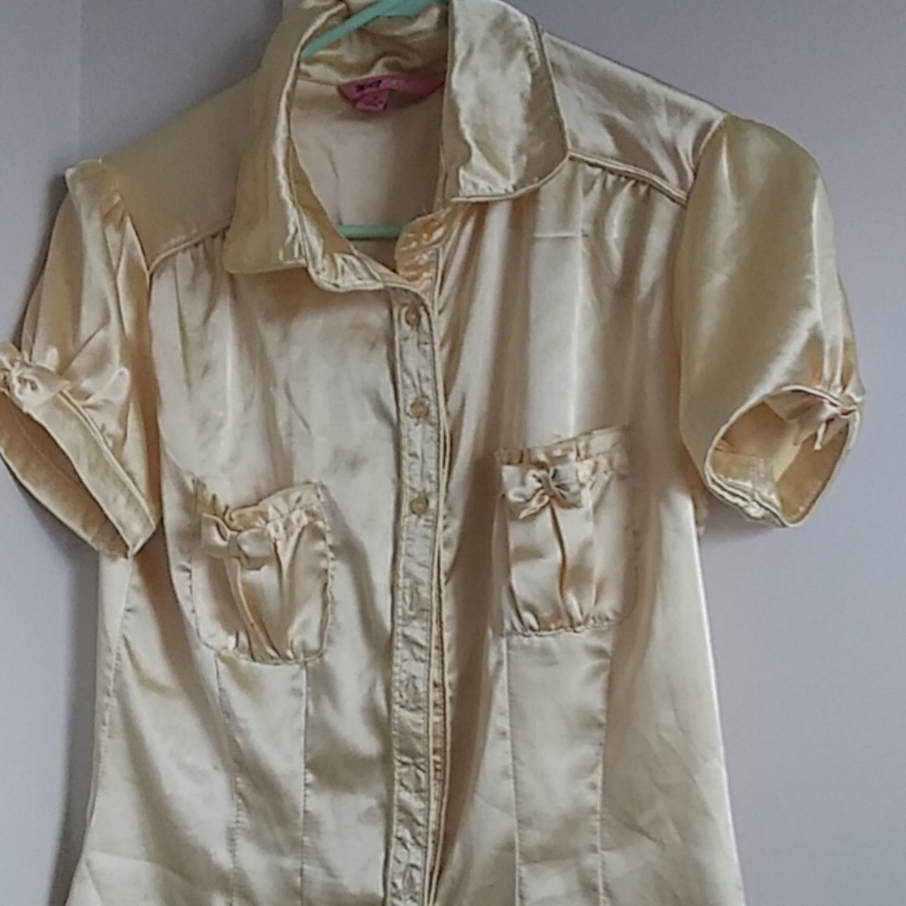 Shirt - Picture 2 of 2